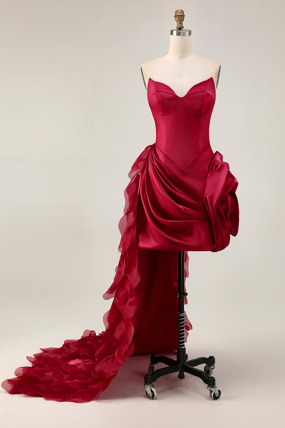 Robe courte bordeaux bustier à volants pour bal de rentrée avec fleur 3D