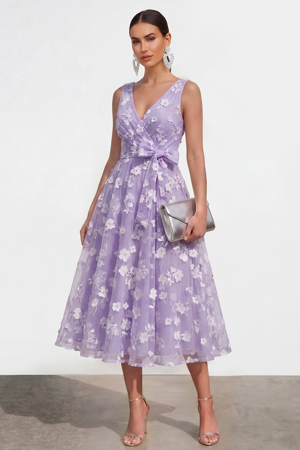Robe midi trapèze lilas fleurie à col V avec nœud