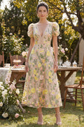 Robe midi trapèze champagne en tulle brodé floral, col V et manches bouffantes