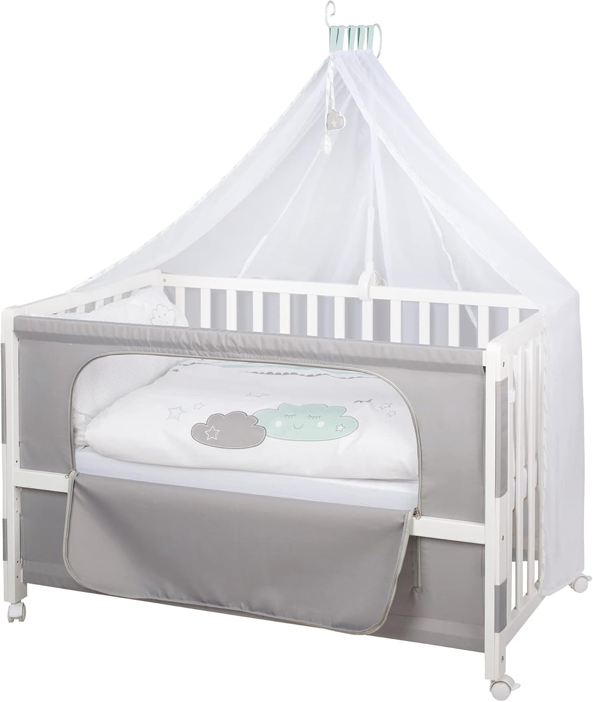 Lit roba, réglable, 60 × 120 cm, Bois Blanc, 100 × 135 cm, 60 × 120cm, 40 × 60cm, 4 Roues à Freins, Textiles Complets avec Motif de Nuages, Matelas